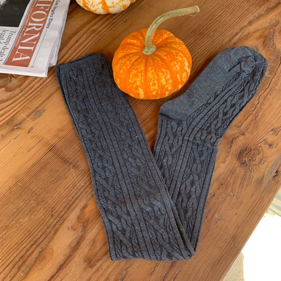 ✨CABLE KNIT OVER THE KNEE BOOT SOCKS✨ - Picture 3 of 7